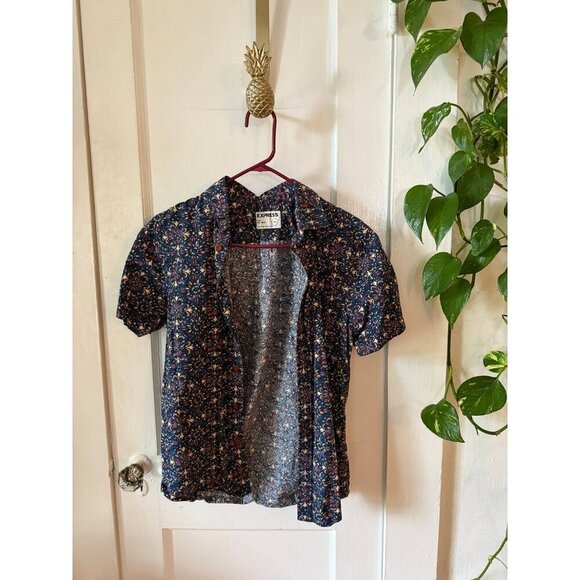 Express woman’s size small floral button-down shirt - Picture 1 of 9